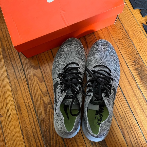 Nike Sneakers - Picture 3 of 7